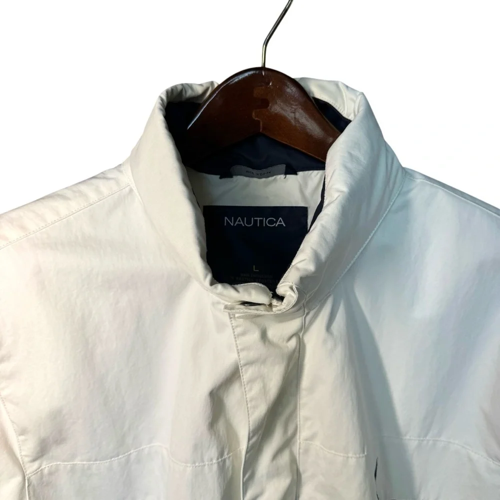 Nautica Men's Large White Sailing Windbreaker Jacket Hood Under Collar Tuck